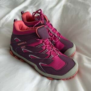 NEW Merrell Chameleon 7 Access MID WTRPF Hiking Boot, Berry, 6.5 US Unisex Kid
